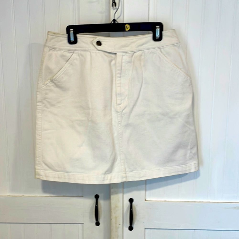 Liz Claiborne Liz wear white jean skirt, size 14.(fits like a 12) - Picture 1 of 6